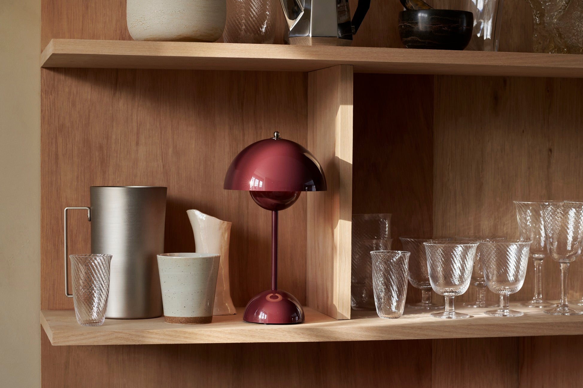 Flowerpot VP9 Portable Table Lamp